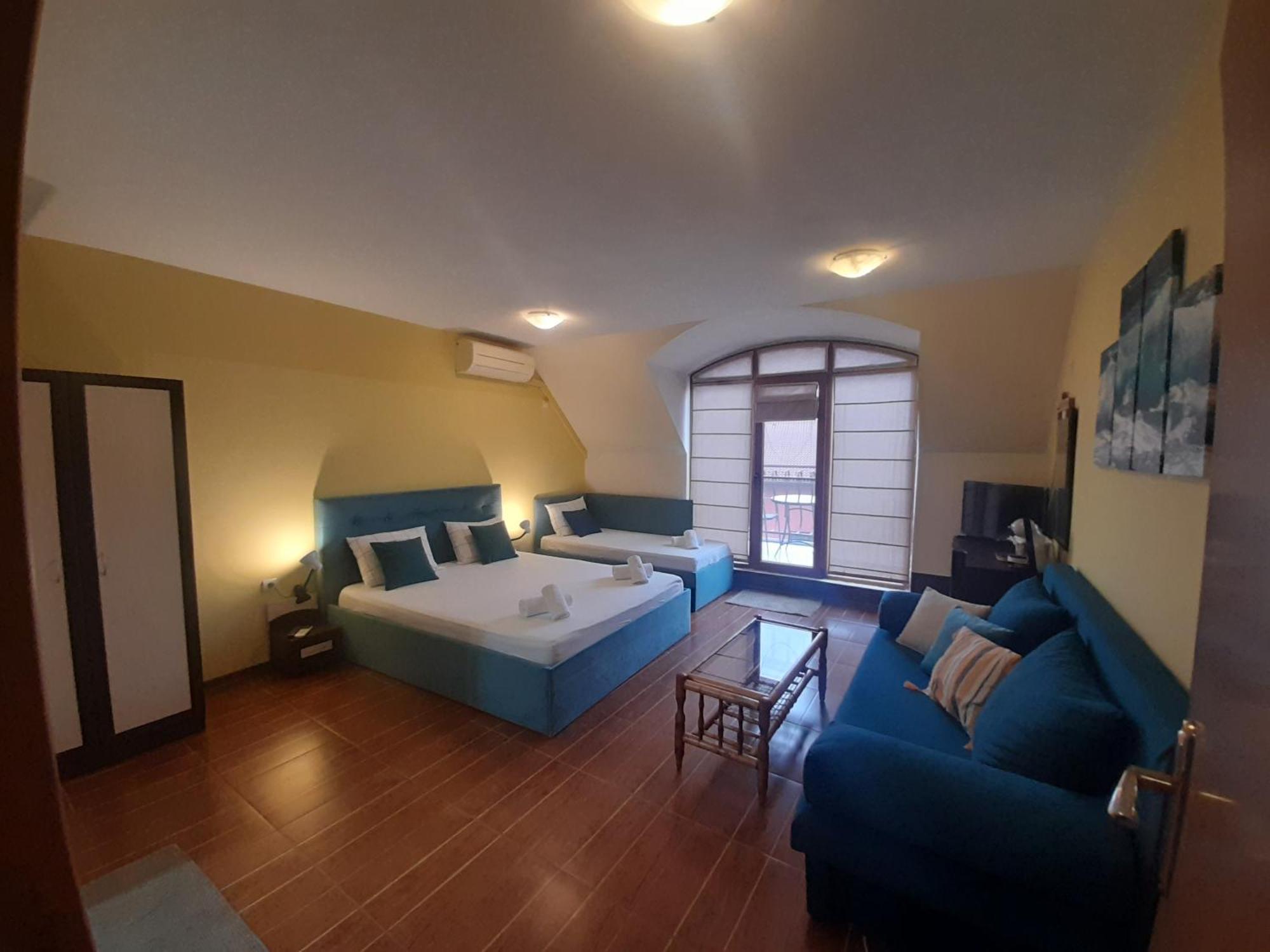 Cosy Apartments And Spectacular Rooms Fotiadis Weliko Tarnowo Exterior foto