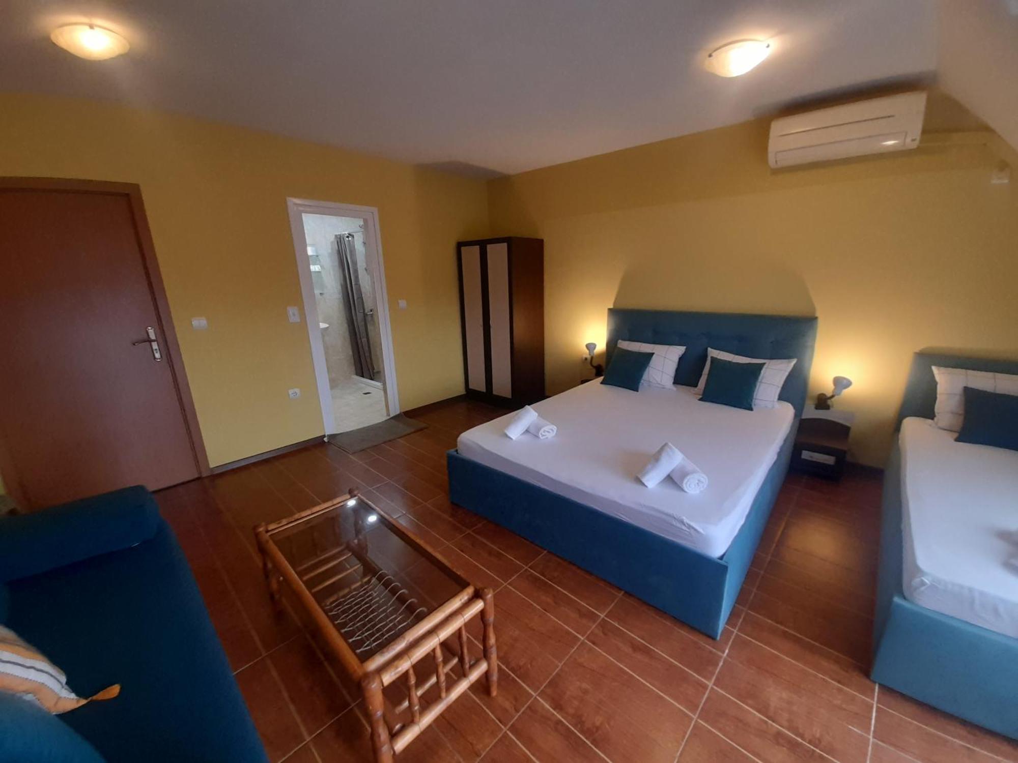 Cosy Apartments And Spectacular Rooms Fotiadis Weliko Tarnowo Exterior foto